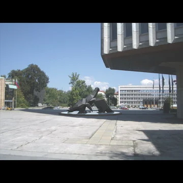 SPOMENIK TRANZICIJI, 2008 — delo Jurija Dobrile